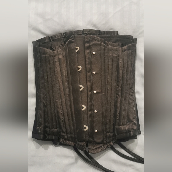 SOLD High Quality Real Corset with Steel Boning in size 20 - Picture 7 of 7